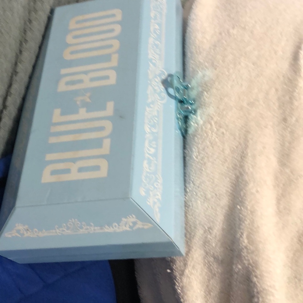 Blue blood palette
